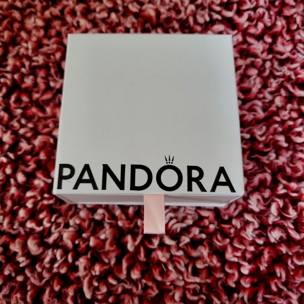 A sliver heart pandora bracelet